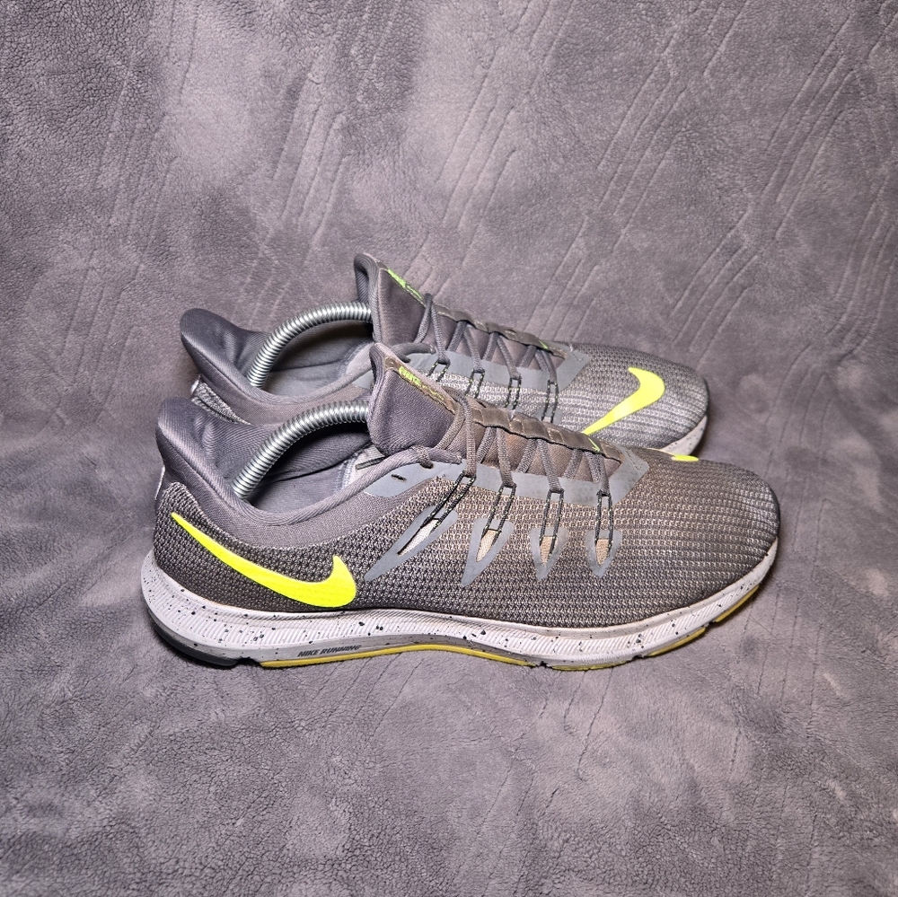 Nike Quest Running Shoes Mens Sz 10.5 Athletic Sneakers Trainers Gray.